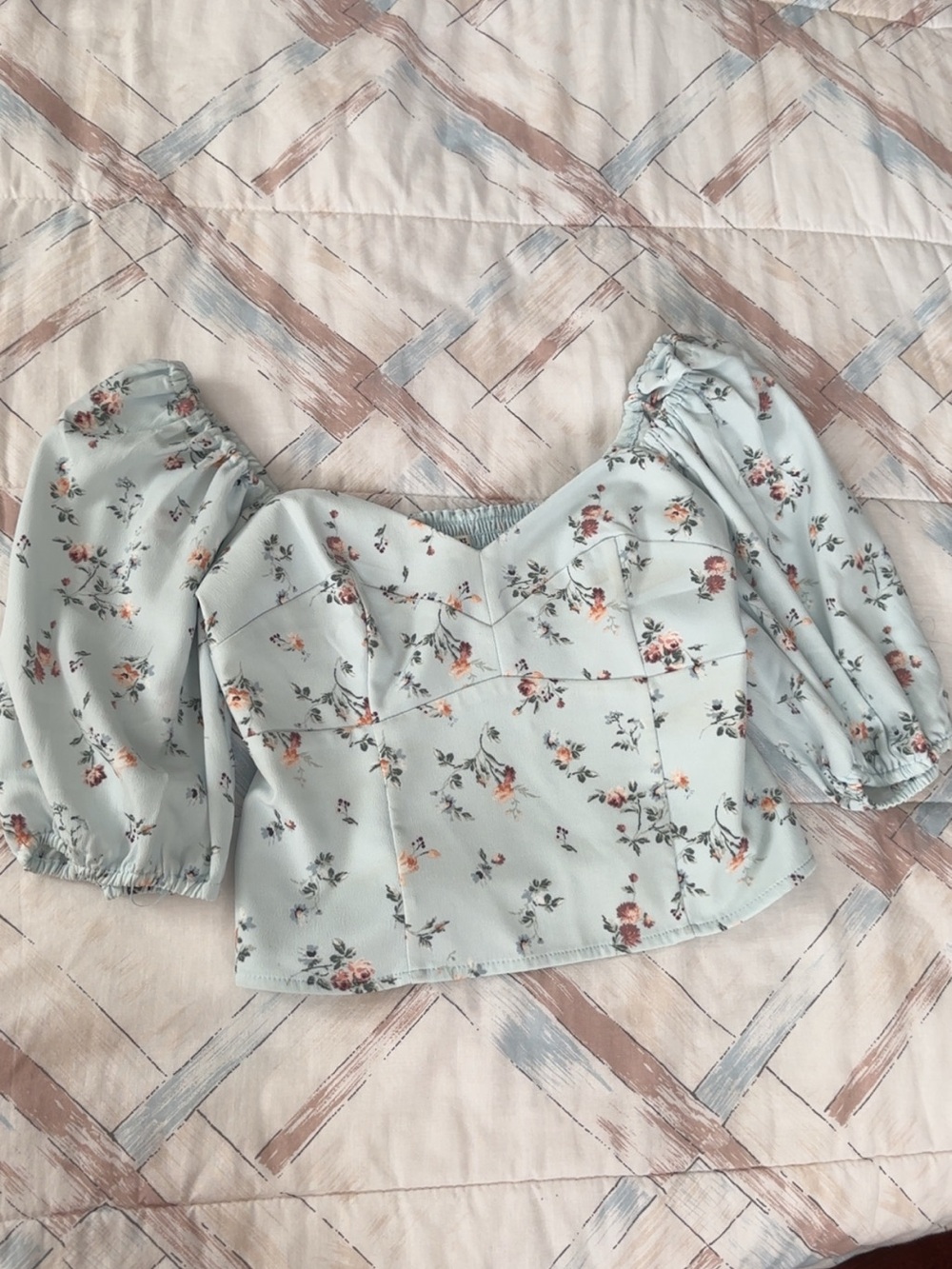 Abercrombie sweetheart neck puff sleeve crop top